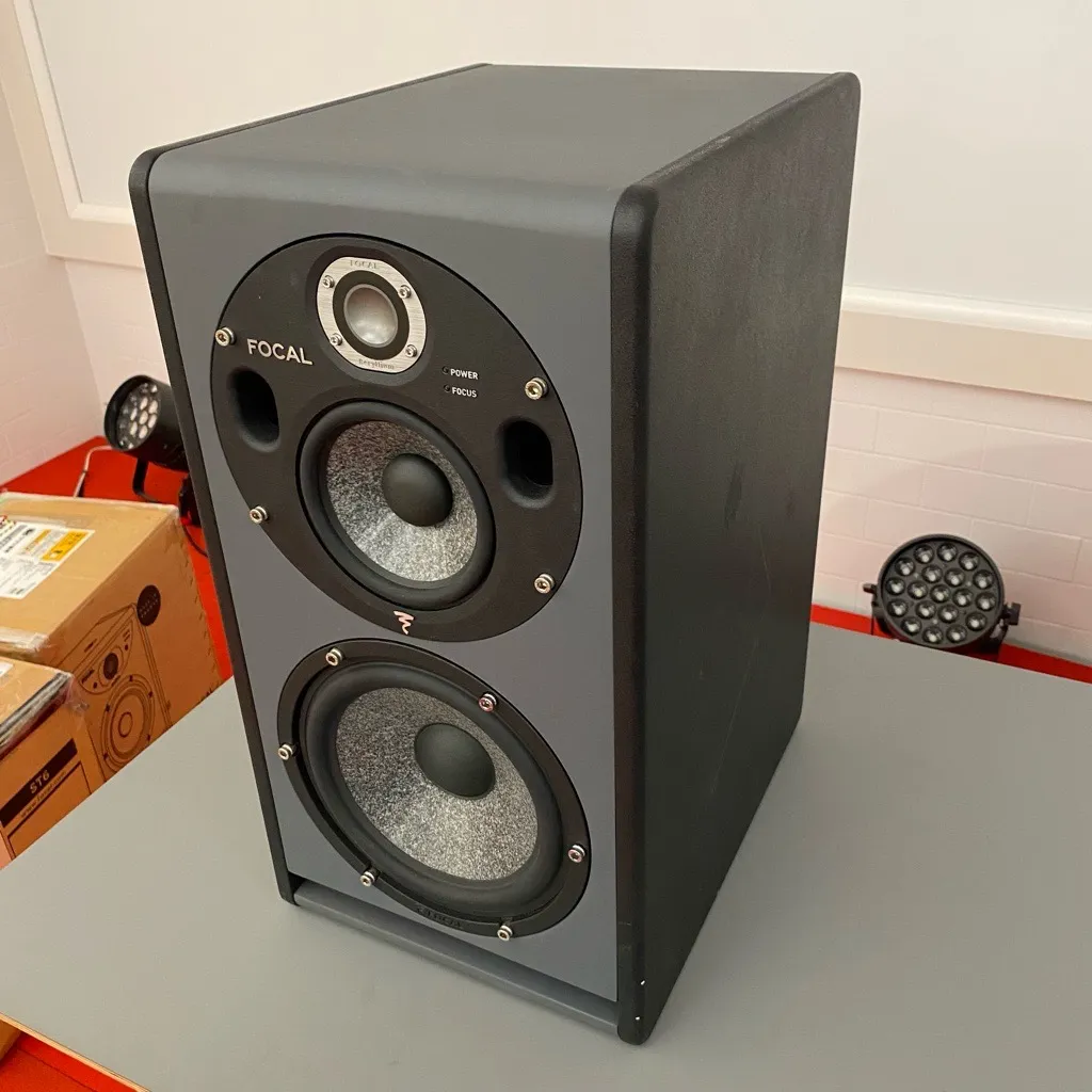 FOCAL TRIO6 be ペア スタジオモニタースピーカー Trio6 - 3ウェイモニター| Focal