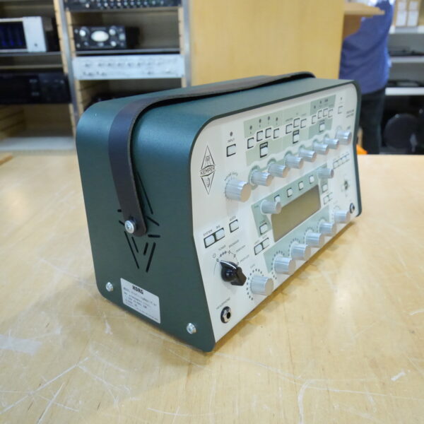 アンプ、キャビネット、エフェクトをモデリングするアンプ