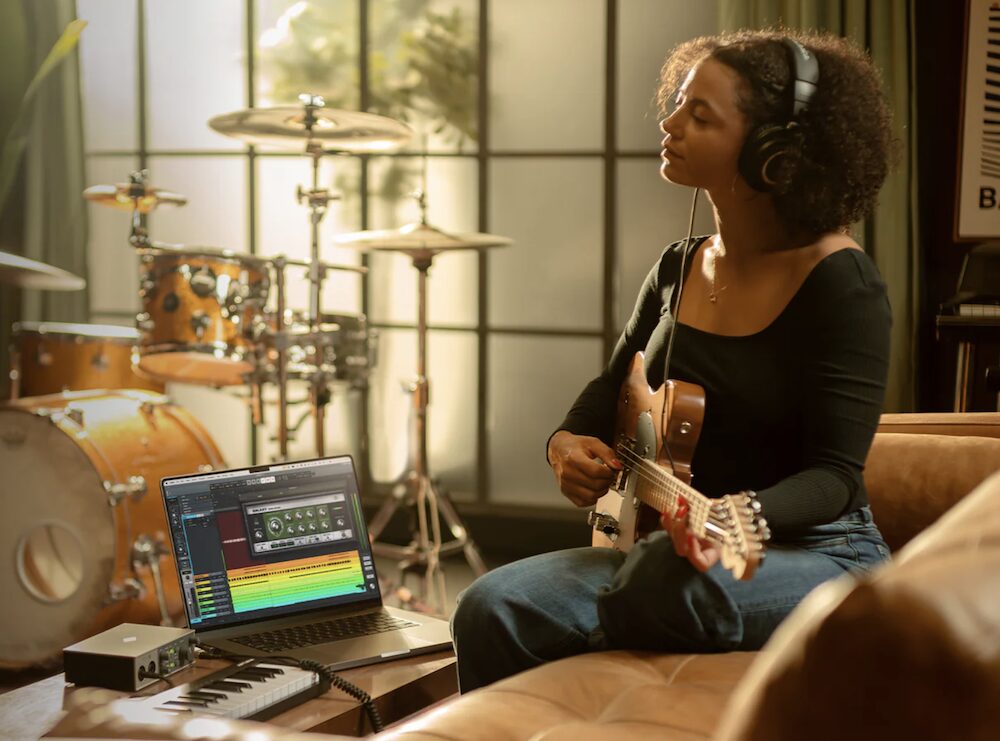 無料】アナログスタジオの圧倒的なサウンドとAI搭載ツールによる簡単な